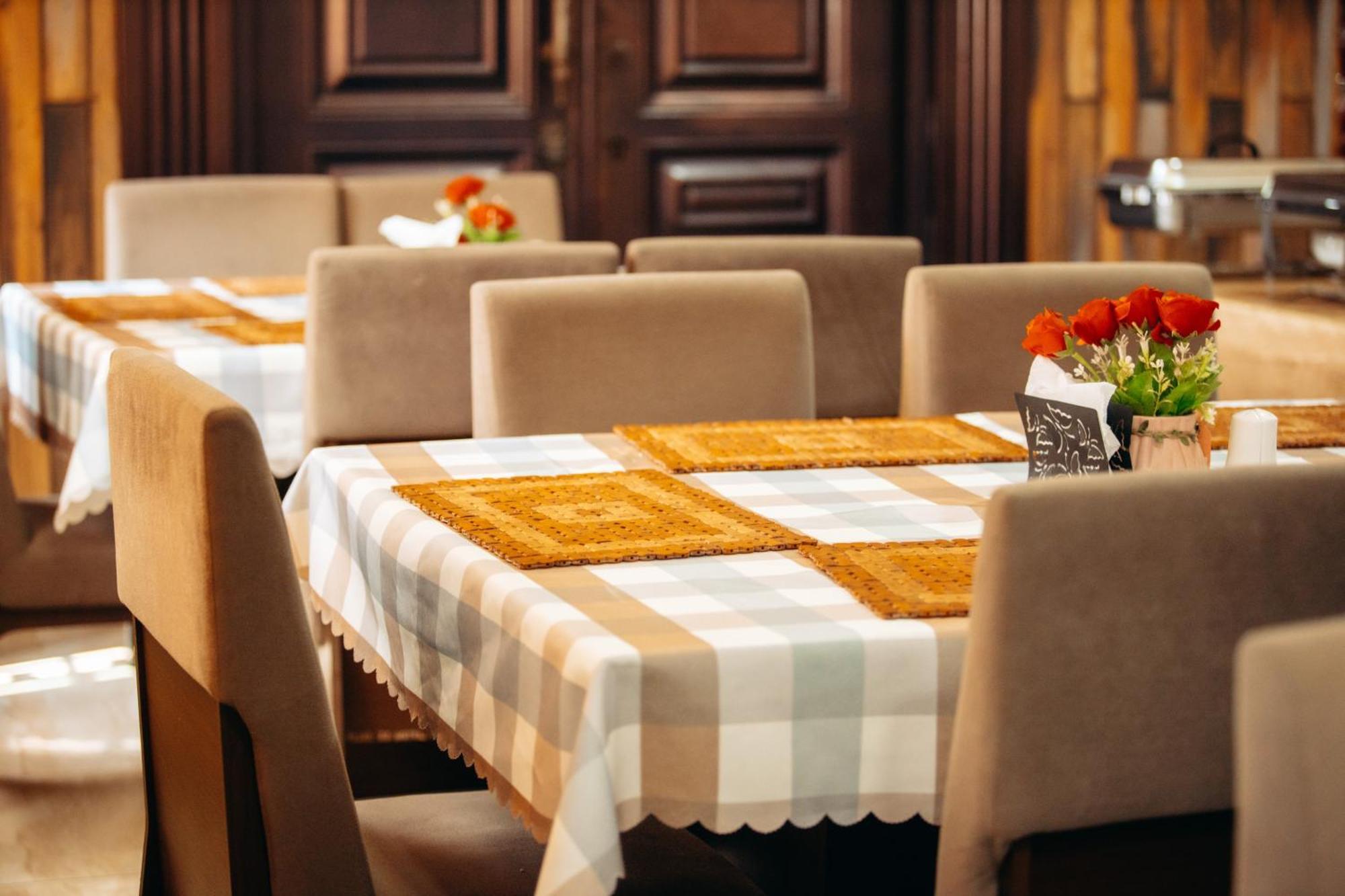 Plus 33 Hotel Nungua 外观 照片